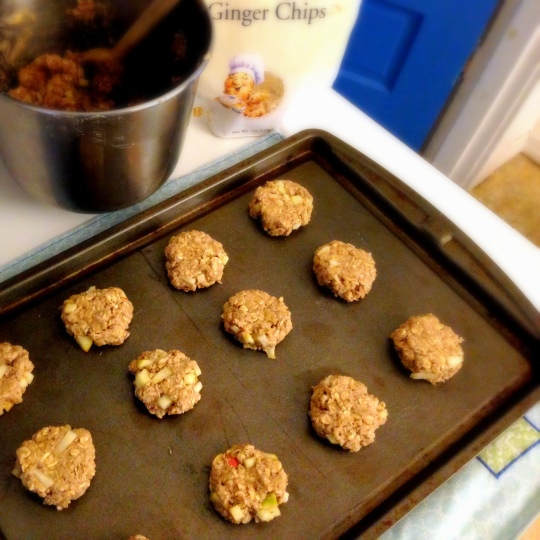 apple & ginger oatmeal cookies